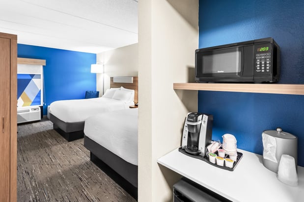 Images Holiday Inn Express & Suites Charleston-Southridge by IHG