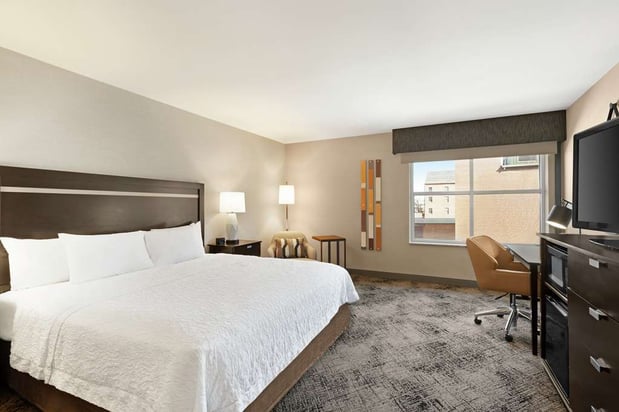 Images Hampton Inn Portland Downtown - Waterfront