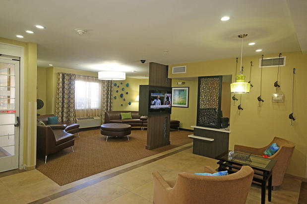 Images Candlewood Suites Newport News/Yorktown, an IHG Hotel