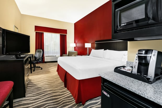 Images Holiday Inn Express & Suites Cotulla by IHG