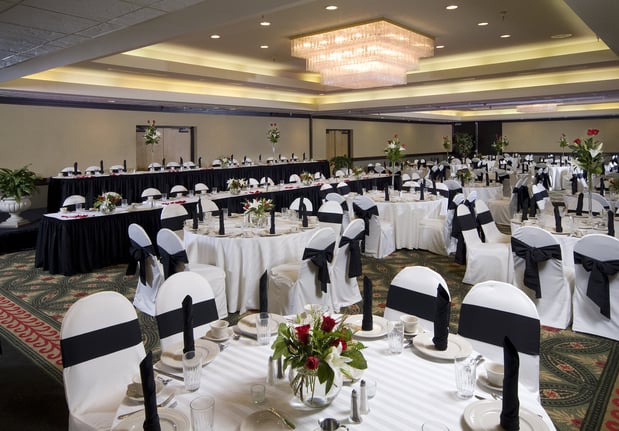 Images Crowne Plaza Indianapolis-Airport by IHG