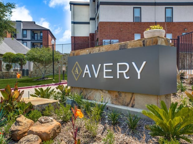 Images Avery Apartments