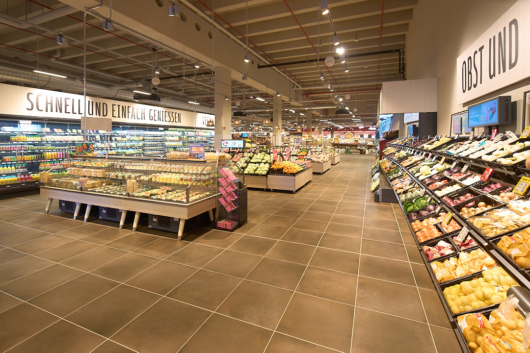 Bild 1 REWE Kriegisch in München