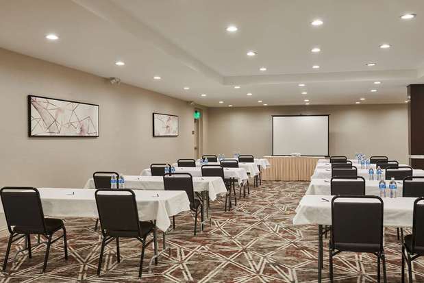 Images DoubleTree by Hilton Fullerton