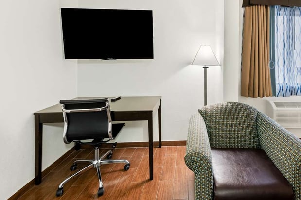 Images SureStay Plus by Best Western Lubbock Medical Center