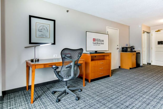 Images Hilton Garden Inn Louisville Airport