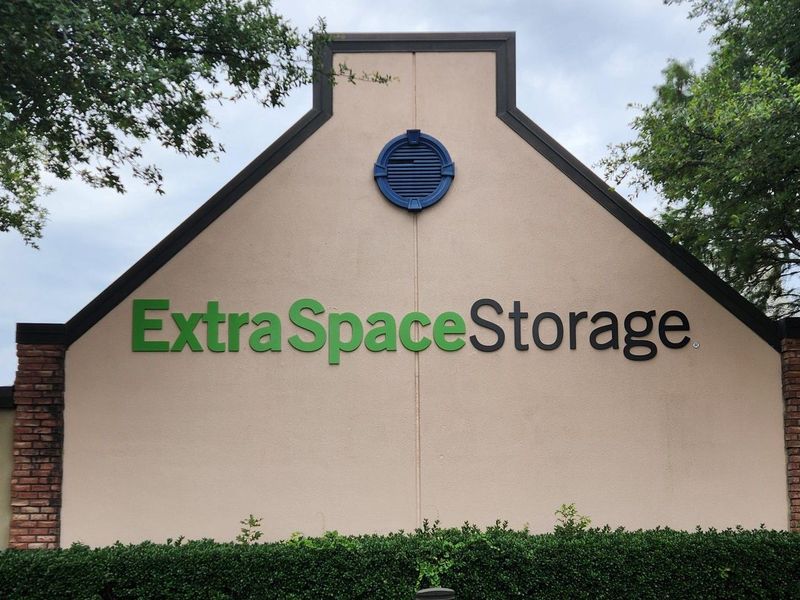 Images Extra Space Storage