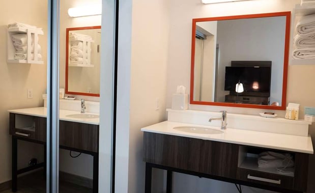 Images Hampton Inn and Suites Seal Beach