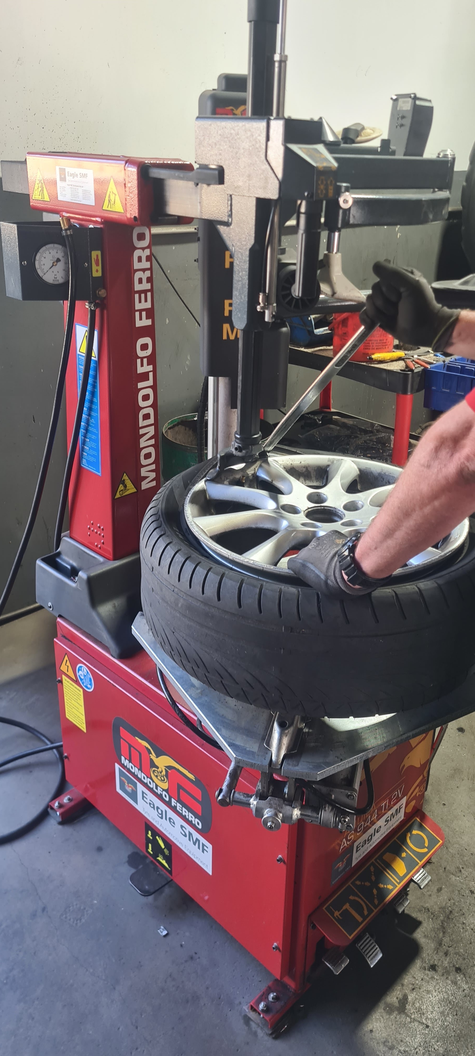 Images Bridgestone Select Tyre & Auto Blackwood
