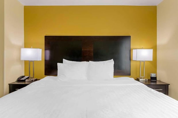 Images Best Western Plus Brunswick Inn & Suites