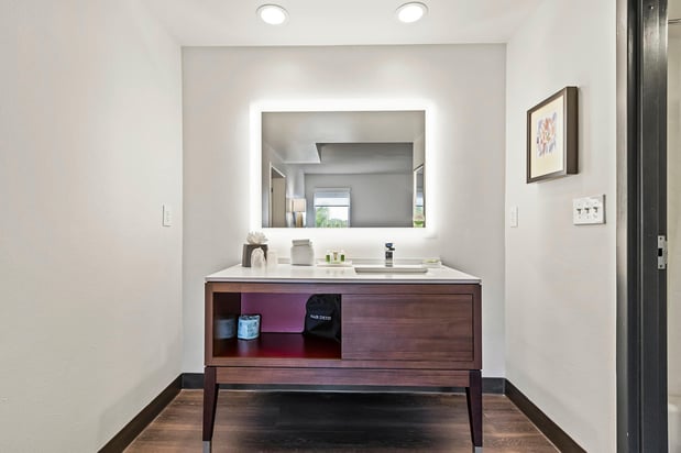 Images Holiday Inn St. Petersburg West by IHG