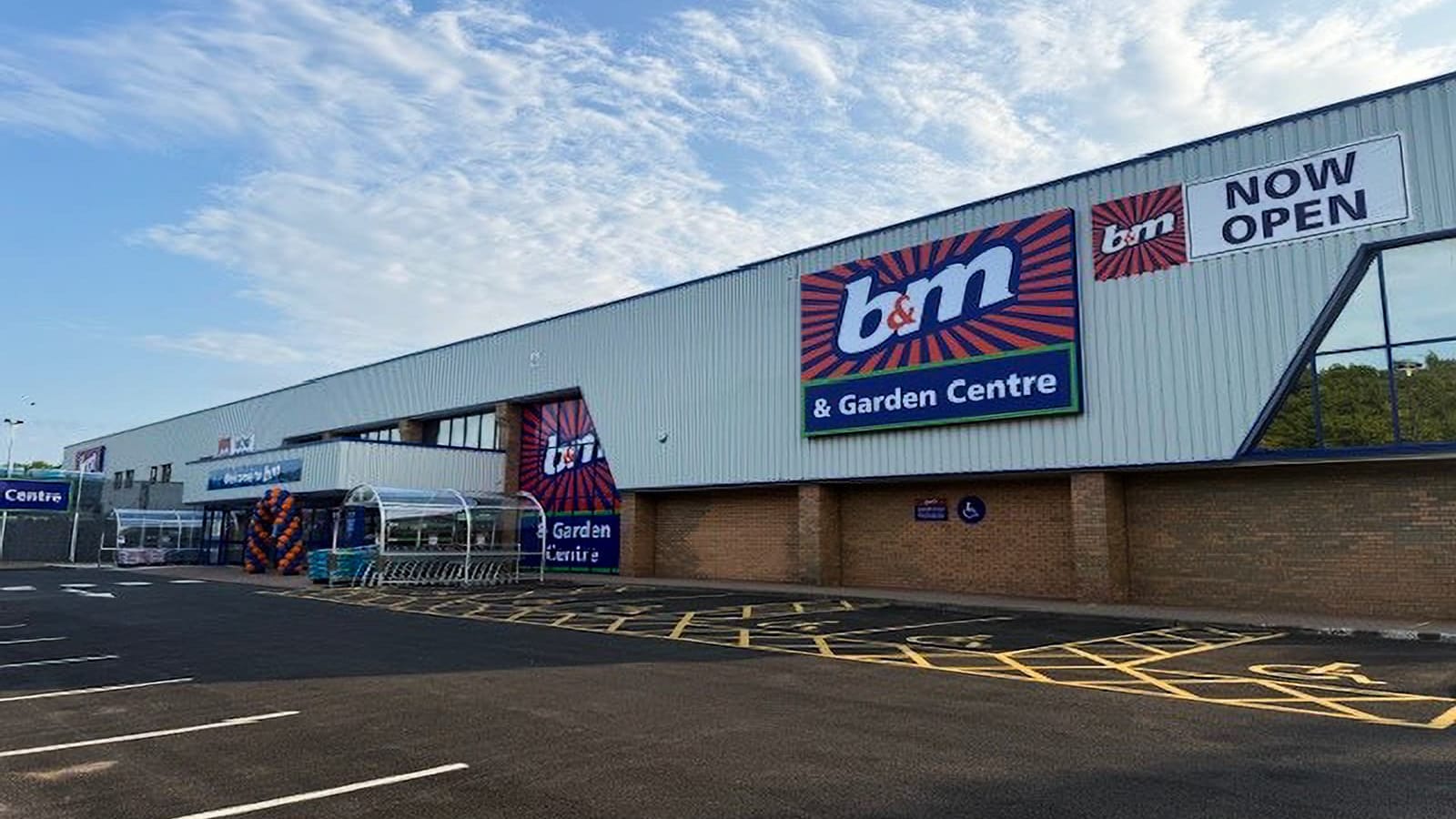 Images B&M Store with Garden Centre