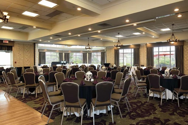 Images Hilton Garden Inn Auburn Riverwatch