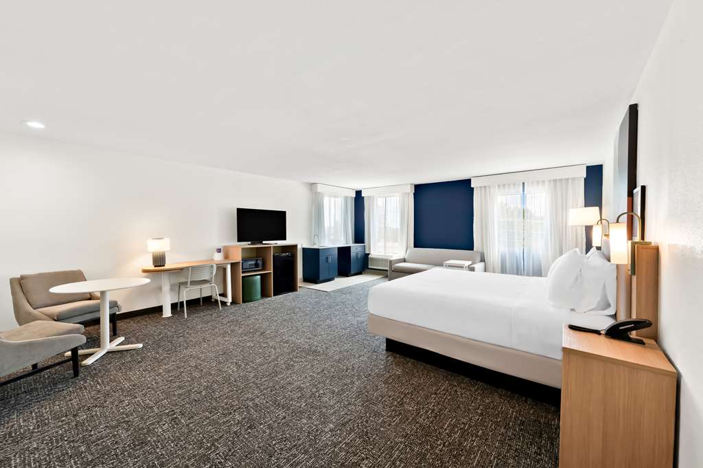 Guest room
