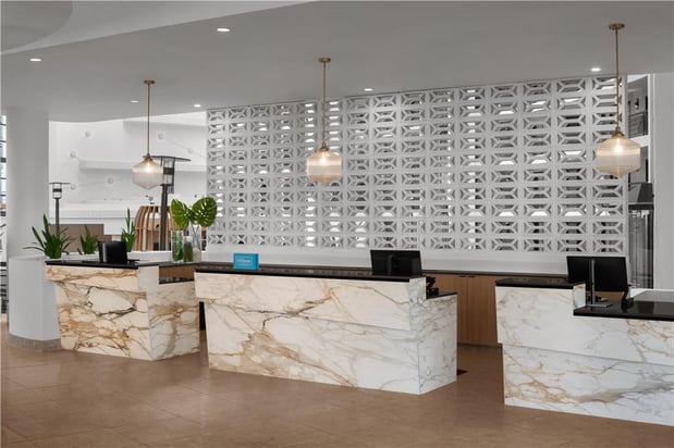 Images Embassy Suites by Hilton Phoenix Biltmore
