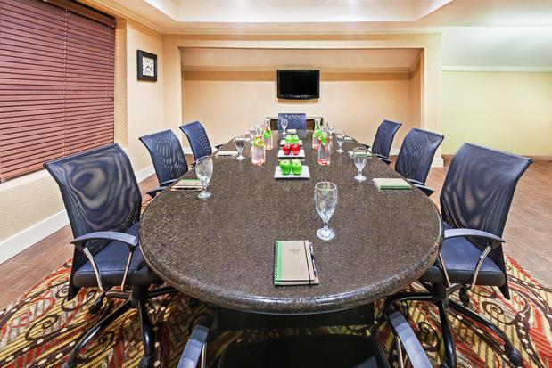 Images Holiday Inn Tyler - Conference Center by IHG