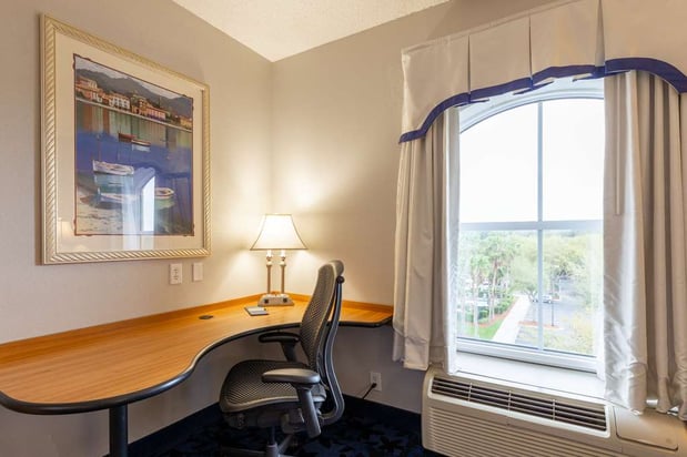 Images Hampton Inn & Suites Jacksonville Deerwood Park