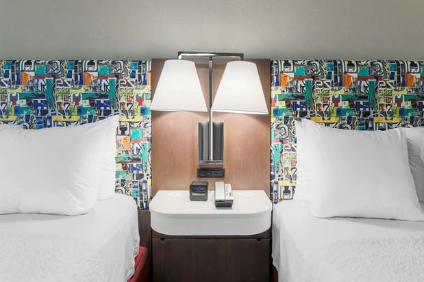 Images Hampton Inn & Suites Pittsburgh-Downtown