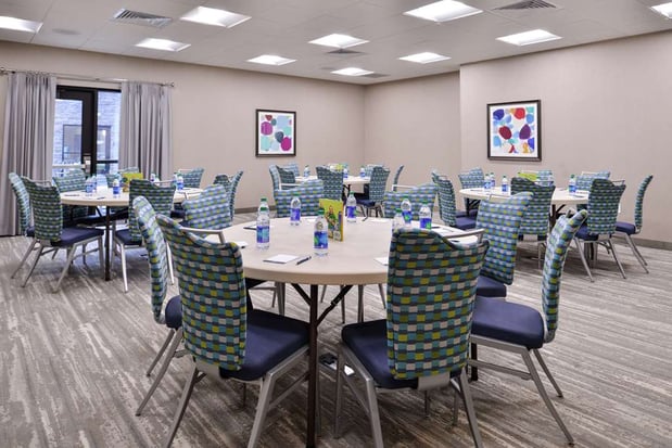 Images Homewood Suites by Hilton Des Moines Airport