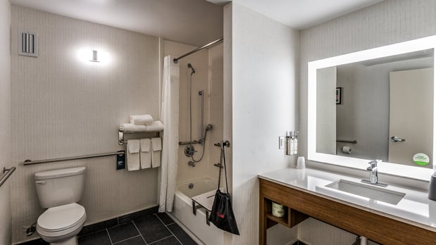 Images Holiday Inn Dallas Market Ctr Love Field by IHG