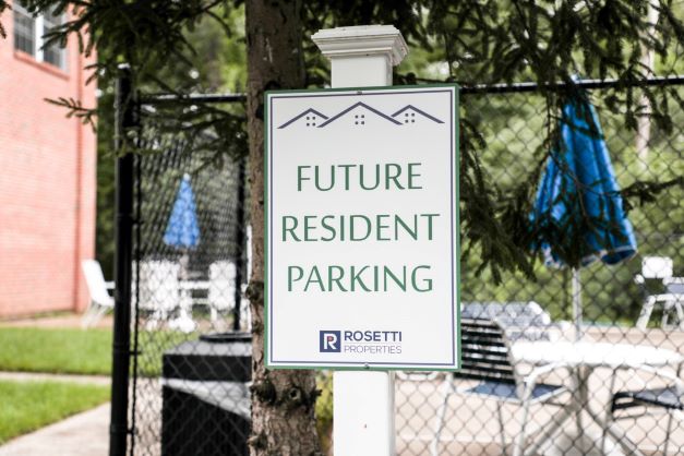 Shaker Run Apartment Building Parking Sign