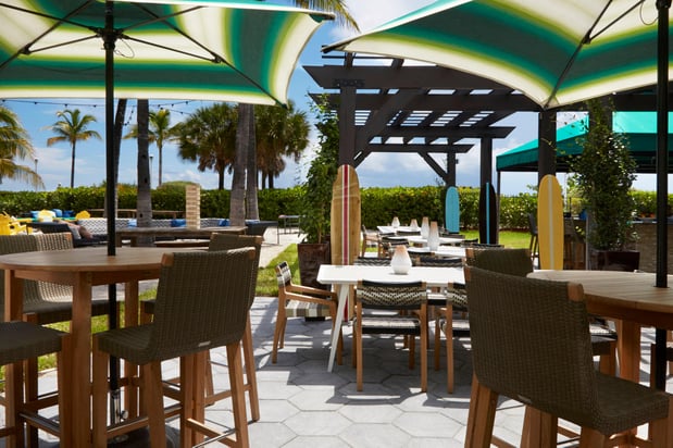 Images Kimpton Surfcomber Hotel by IHG