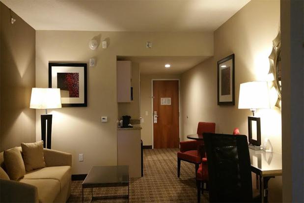 Images Holiday Inn Express & Suites Lantana, an IHG Hotel
