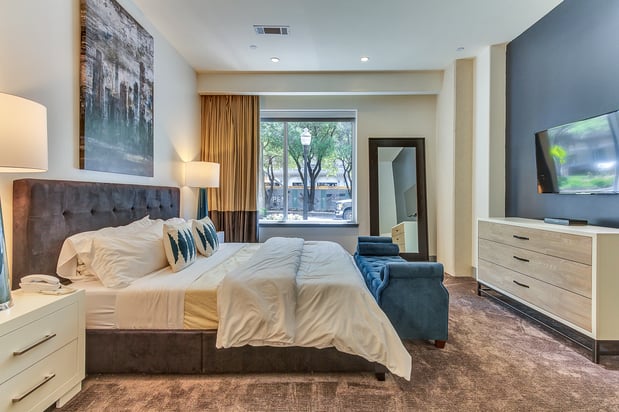 Images The Ashton Uptown