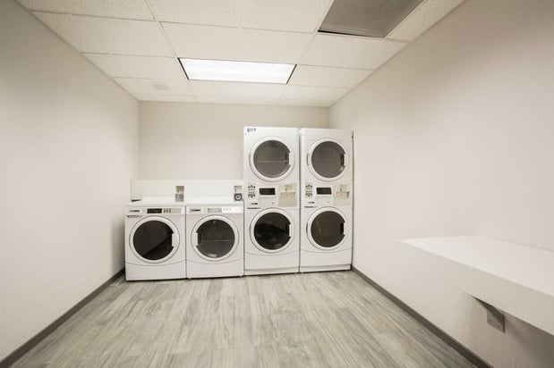 Images Hampton Inn & Suites Denver-Downtown