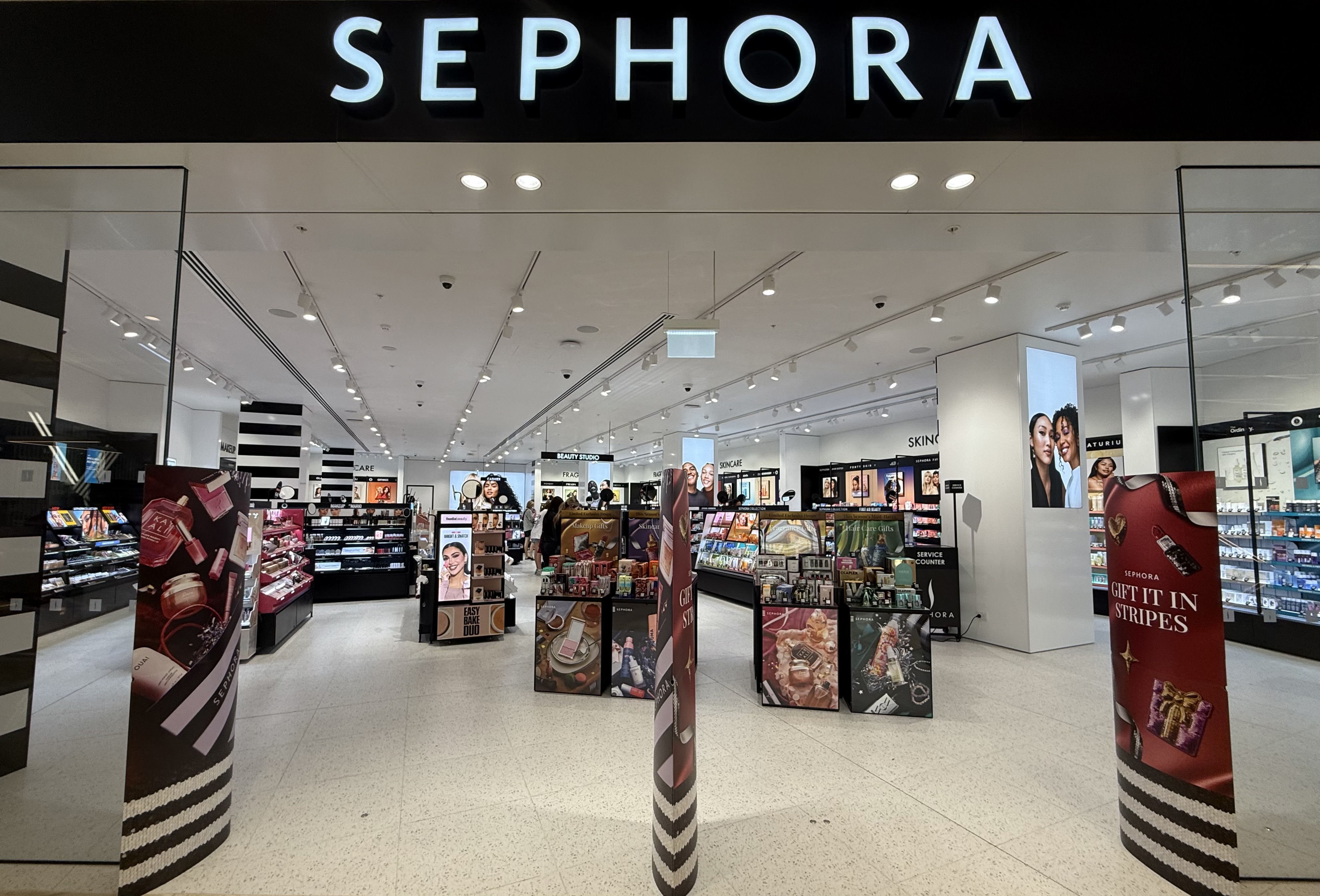 Images Benefit Cosmetics BrowBar