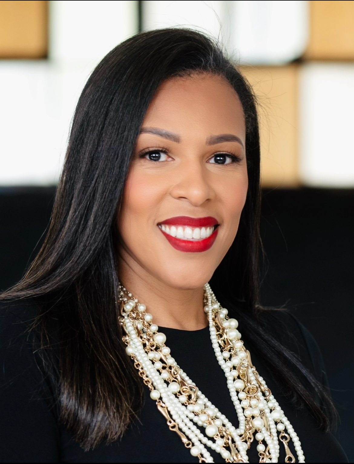 Aida Gonzalez TIAA Wealth Management Advisor Image