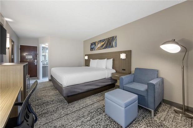 Images SureStay Plus by Best Western Chicago Lombard