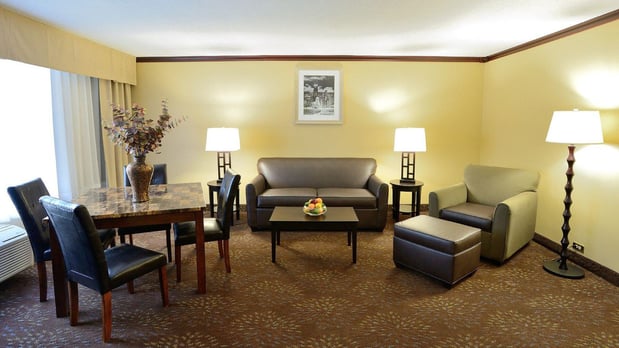 Images Holiday Inn Chicago Oakbrook by IHG