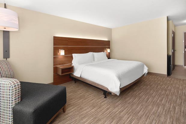 Images Holiday Inn Express & Suites Corning by IHG