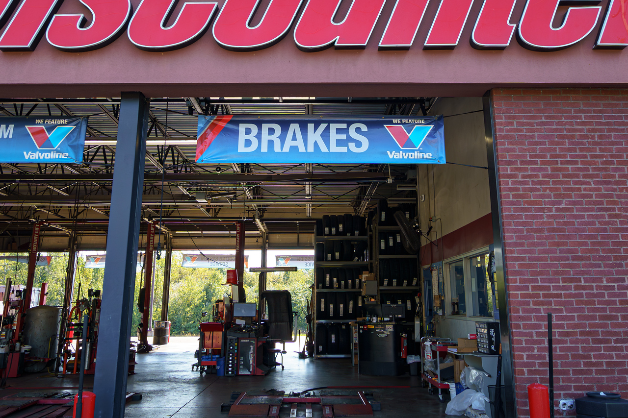 Tire Discounters on 4414 Brandt Pike in Dayton