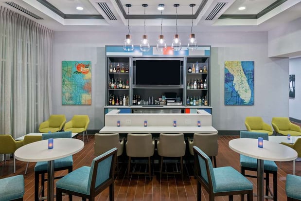 Images Hampton Inn & Suites Orlando Airport @ Gateway Village