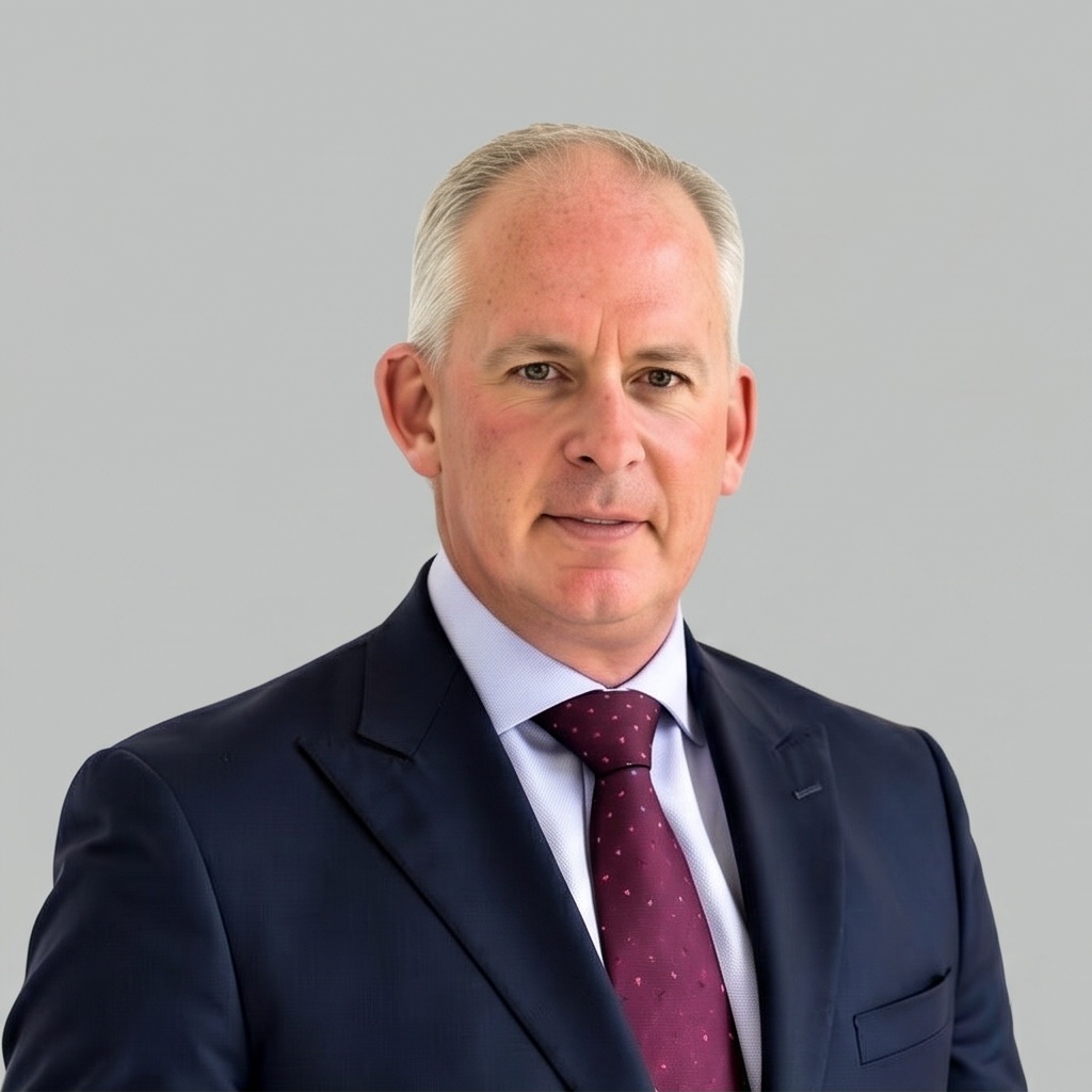 Headshot of Ryan Neff, a wealth advisor at Chase