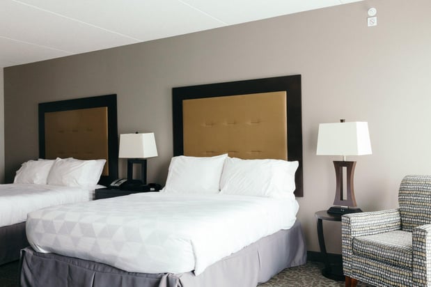 Images Holiday Inn & Suites East Peoria by IHG