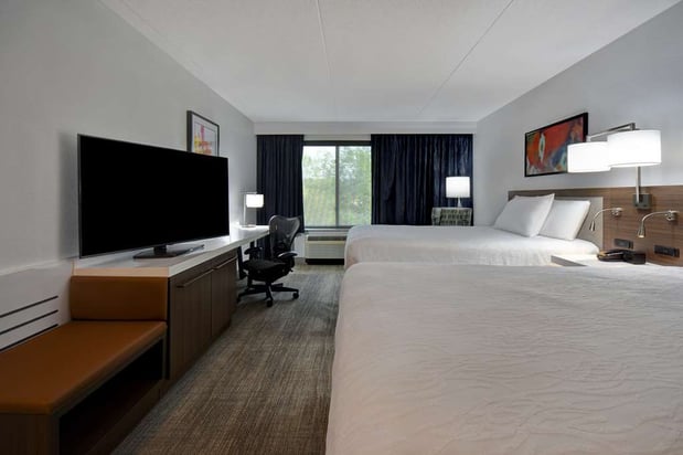 Images Hilton Garden Inn Detroit Metro Airport