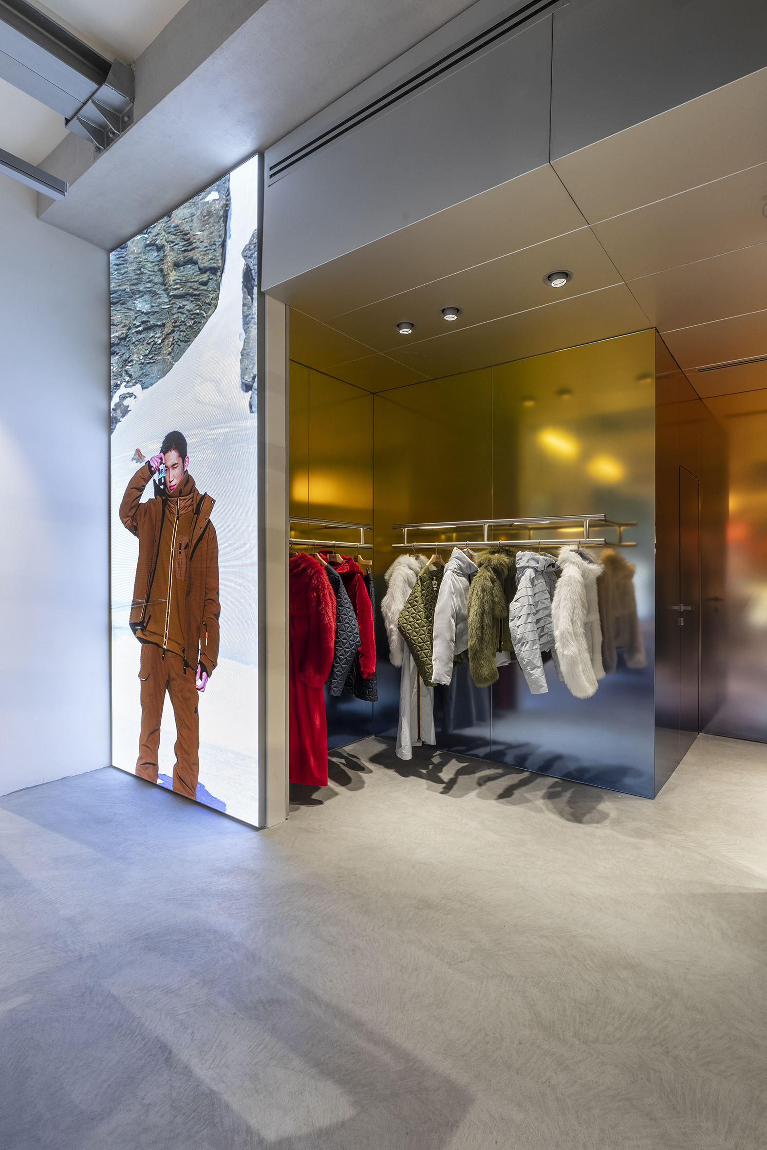 Images K-Way 9 Milano
