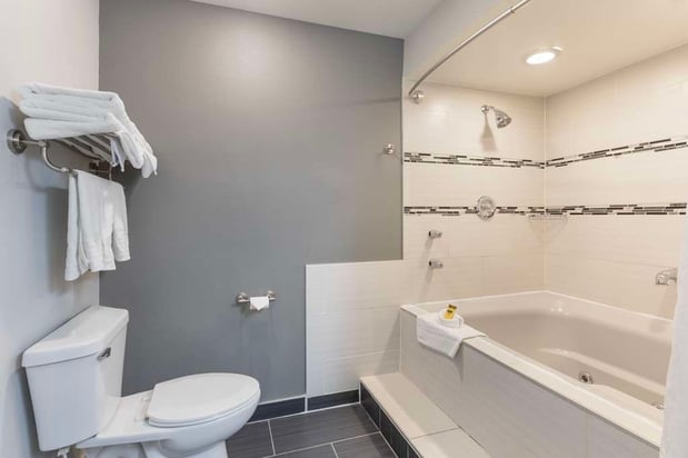Images Best Western Plus Milwaukee West