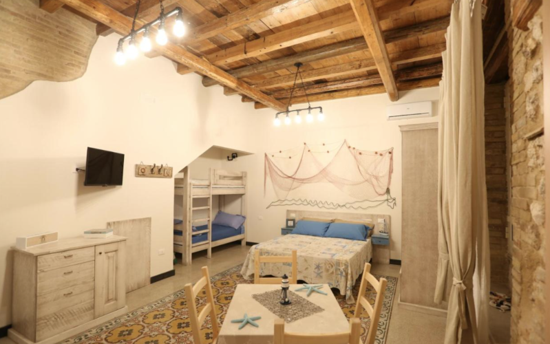Images B&B -Casa Vacanza- Antica Dimora Dell' Ammiraglio