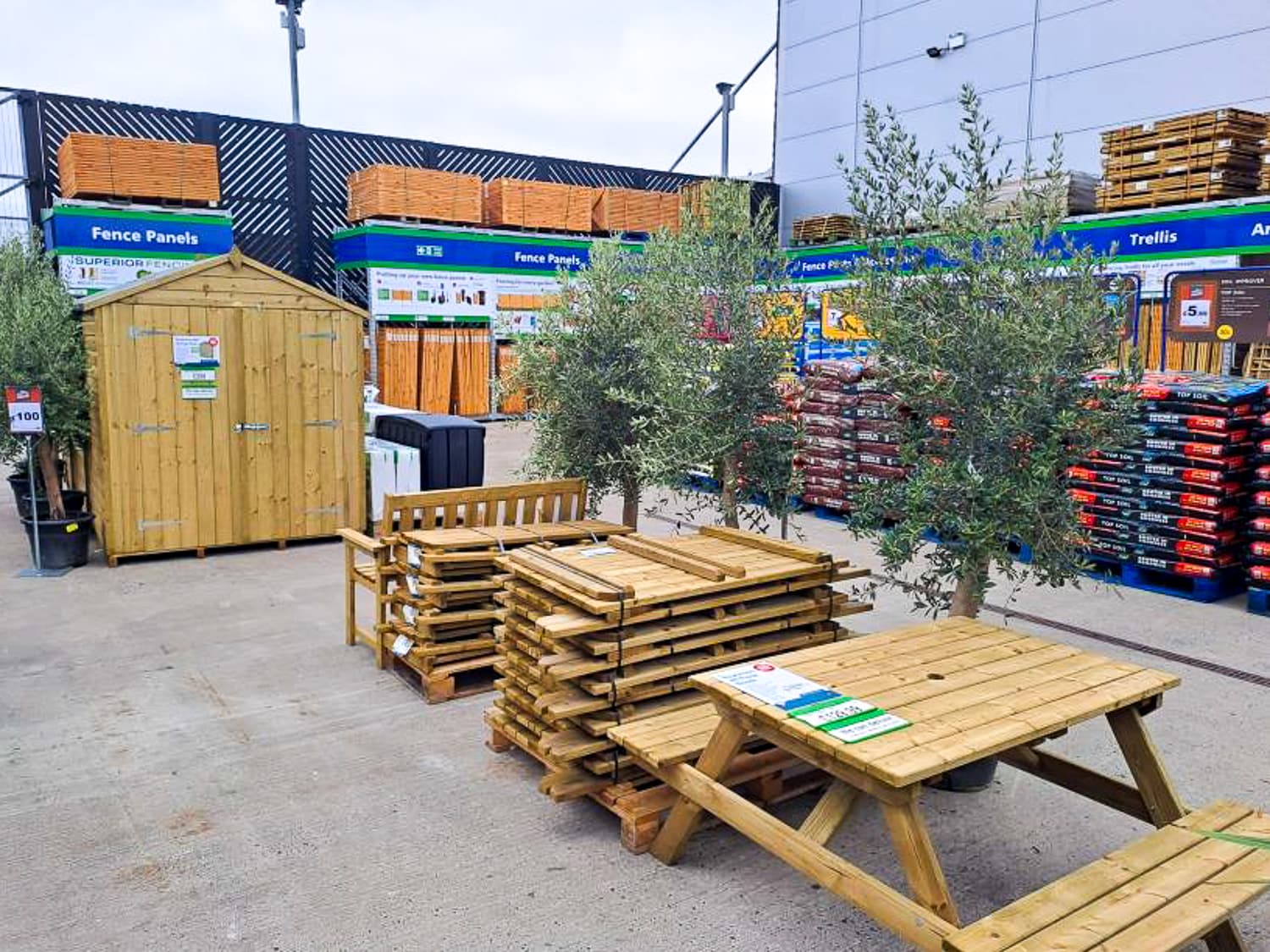 Images B&M Home Store with Garden Centre