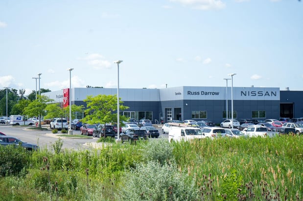 Images Russ Darrow Nissan of Milwaukee