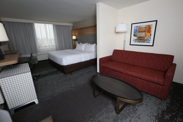 Images Holiday Inn & Suites Chicago North Shore (Skokie) by IHG
