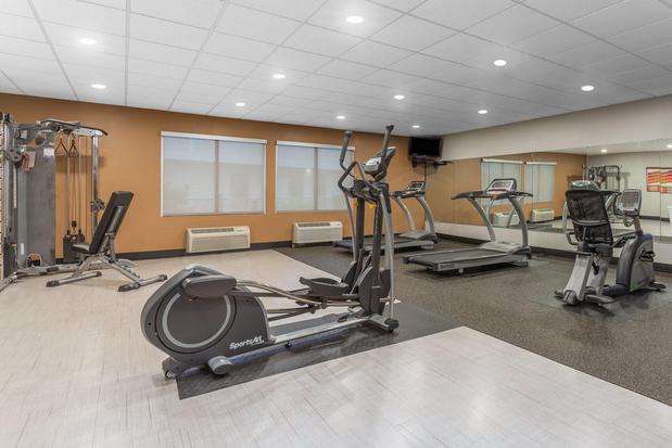 Images Holiday Inn Rockford(I-90&Rt 20/State St) by IHG