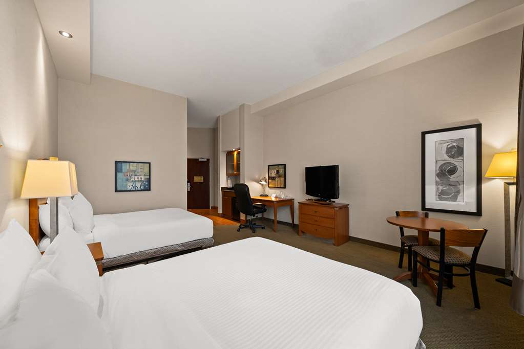Accessible 2 Queen Beds Best Western Plus Orangeville Inn & Suites Orangeville (519)941-3311