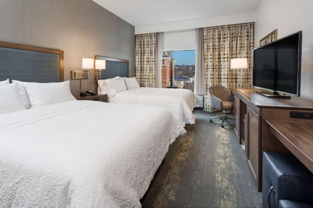 Images Hampton Inn & Suites Newport/Cincinnati