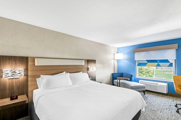 Images Holiday Inn Express & Suites Council Bluffs - Conv Ctr Area by IHG