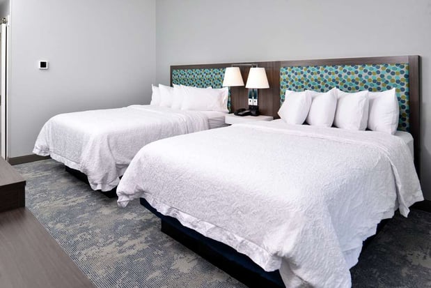 Images Hampton Inn Cedar Falls Downtown